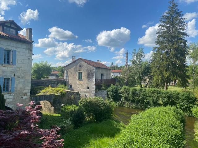 Hostellerie Les Griffons Bourdeilles Exteriér fotografie