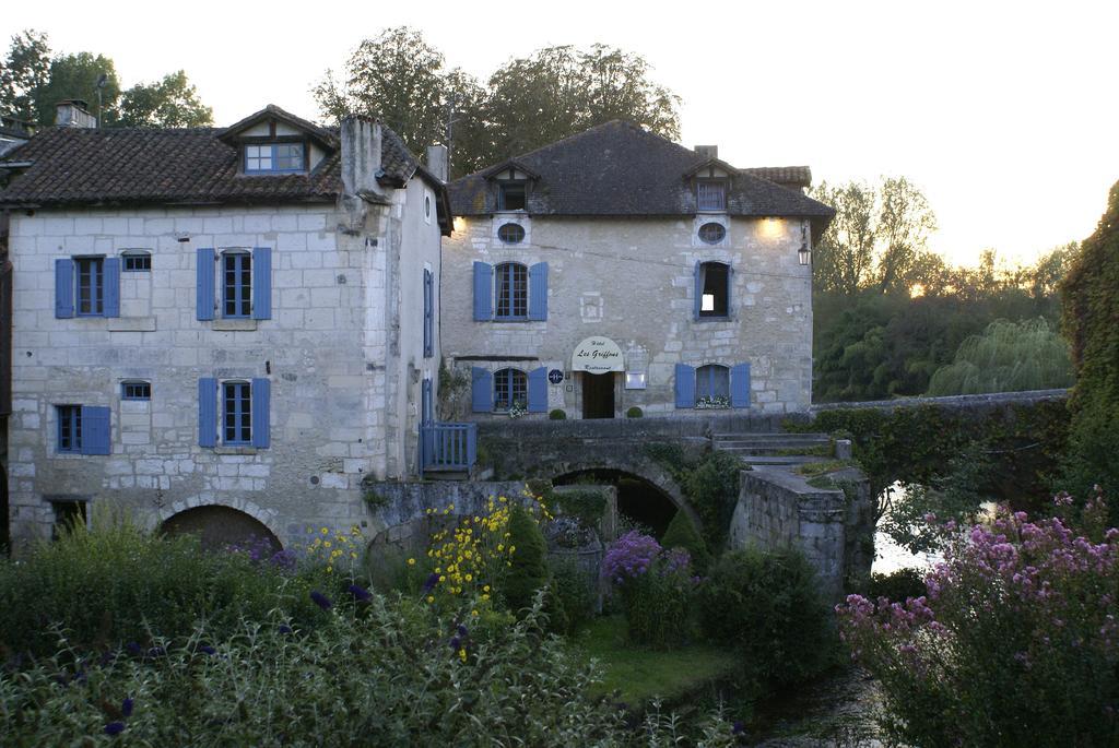 Hostellerie Les Griffons Bourdeilles Exteriér fotografie