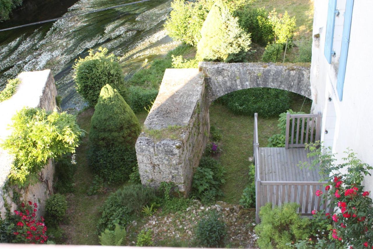 Hostellerie Les Griffons Bourdeilles Exteriér fotografie