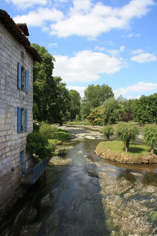 Hostellerie Les Griffons Bourdeilles Exteriér fotografie